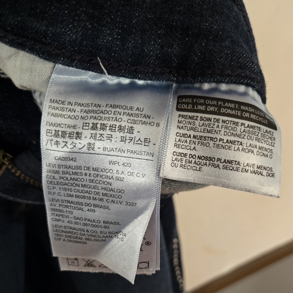 Levi's Women's Classic Mid Rise Studded Skinny Jeans Size 14 - Picture 9 of 9